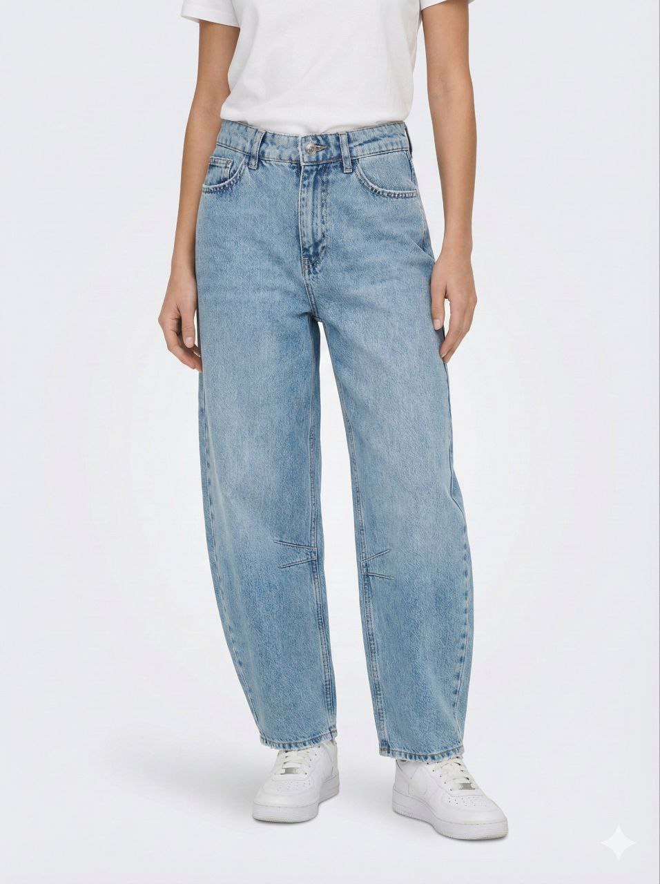 ג'ינס גזרת בלון