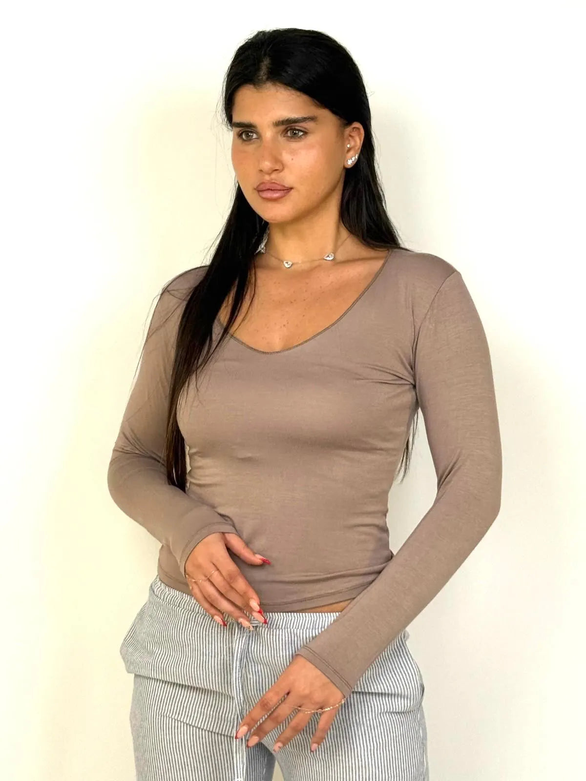 בייסיק שרוול ארוך בשלל צבעים וצורות