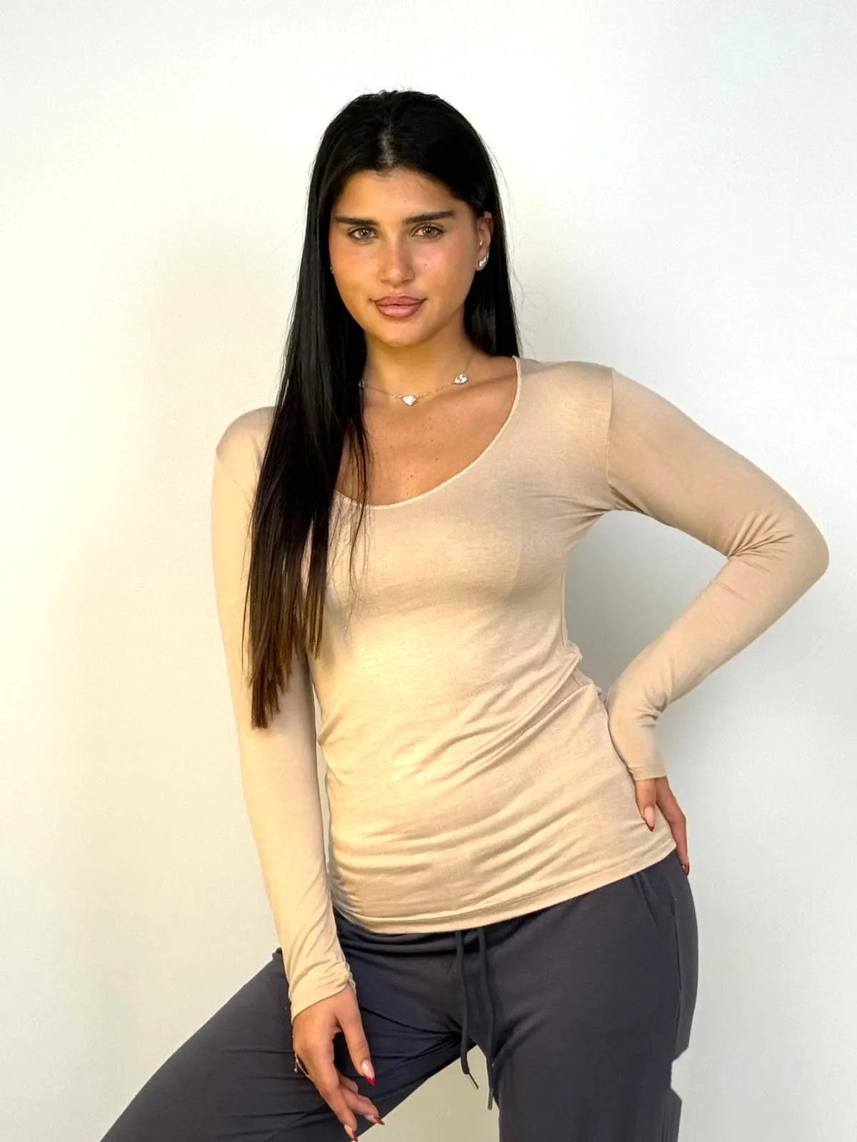 בייסיק שרוול ארוך בשלל צבעים וצורות