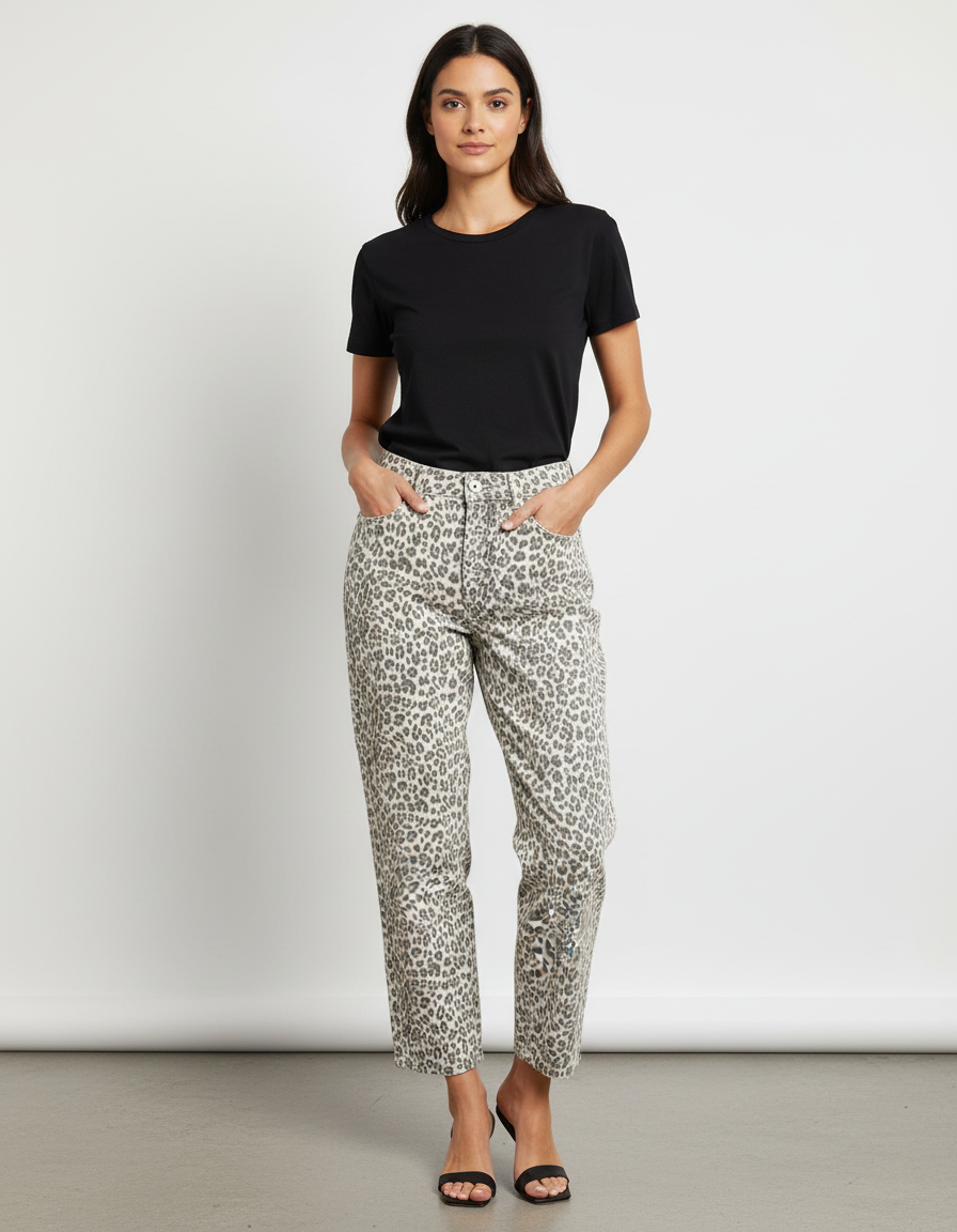 ג'ינס מנומר בז'